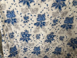 Blue and White Vtg Waverly Fabric “Vienne” Floral 9 Yds Floral Chintz Fabric NOS - Picture 1 of 12