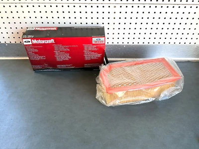 Ford OEM NOS 6C2Z-9601-A Air Filter 2004-2010 E-350 Super Duty 6.0L Turbo Diesel - Image 1 of 4
