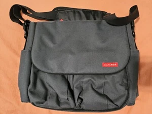 Skip Hop Duo Essential Diaper Messenger Bag Black  - Picture 1 of 4