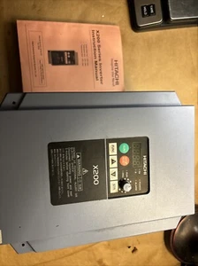 HITACHI X200-055HFU VFD 3-PHASE INVERTER 50/60HZ 6.5A 380-480V - Picture 1 of 10
