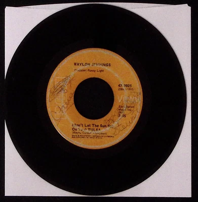 WAYLON JENNINGS (DONT LET THE SUN SET ON YOU) TULSA/YOU'LL LOOK. VINYL  LP 47-93 - Image 1 of 2