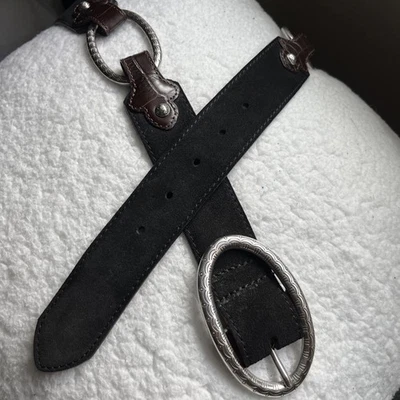 Brighton 黑色麂皮绒腰带,带 3 个银色链接和浮雕装饰,尺寸 36 — 第 1/4 张图片