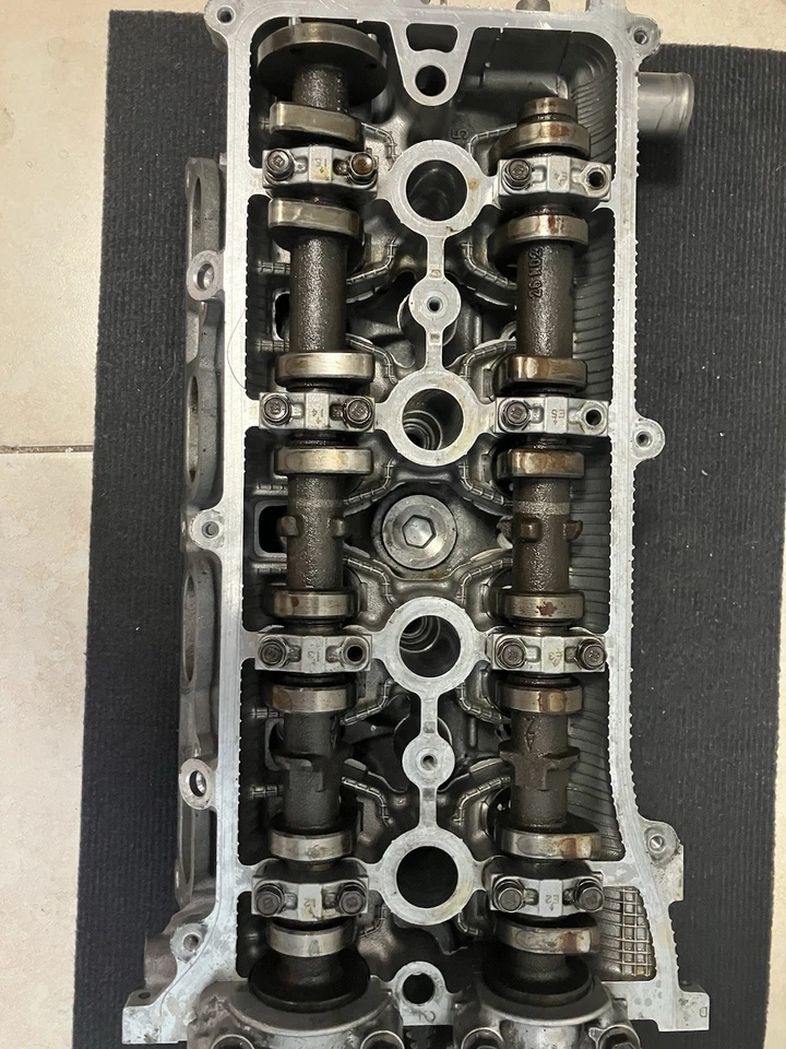 Culata reconstruible de 2004 Toyota Rav4 2,4 L 11197824 Foto 1 de 4