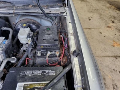 Fuse Box Engine Fits 04-05 ENVOY 544424 Foto 1 de 4