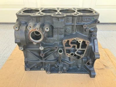 Bloque de cilindros / cárter OEM VW 2004-2006 1,9 L BEW PD TDI - 033 103 101 G Foto 1 de 4