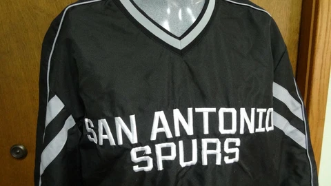 San Antonio Spurs NBA Embroidered Pullover Jacket, Men's M Cover