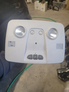 07-14 Gmc Acadia 09-17 Traverse Overhead Roof Console w/o Sunroof With Homelink - Picture 1 of 5