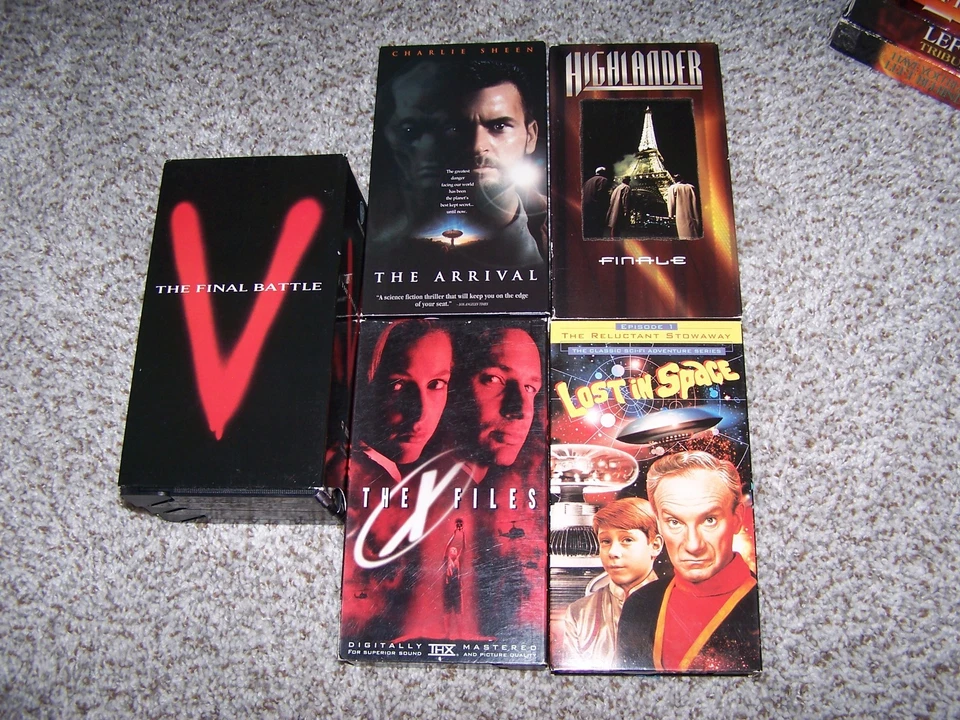 VHS LOT: V FINAL BATTLE, HIGHLANDER FINALS, THE ARRIVAL, LOST IN SPACE, X FILES - Image 1 of 1