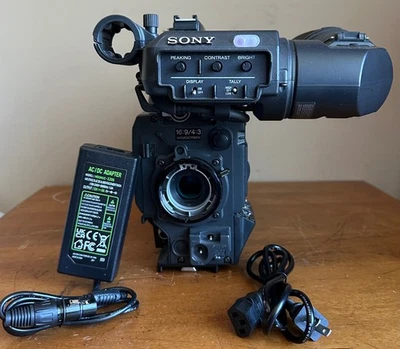 Sony DXC-D50WS 16:9/4:3 Digital Video Camera Camcorder w/ CA-TX7 Adapter Black - Image 1 of 4