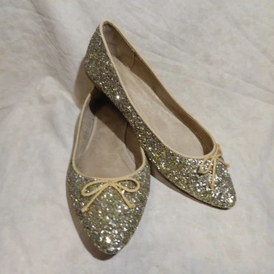 🩰 Old Navy Pointy Ballet Flats sz 8 M Gold Glitter Leatherette; Bow Details - Image 1 of 4