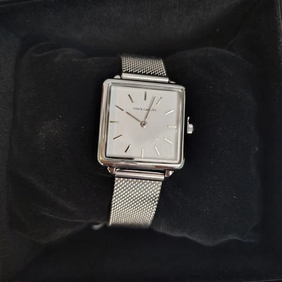 Relógio de quartzo Vince Camuto com pulseira de malha prata 28 mm feminino novo na caixa - Imagem 1 de 4
