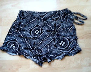 Damen Sommer Hose  Disney Mickey Mouse  kurz Größe S Schwarz- Weiß - Bild 1 von 1