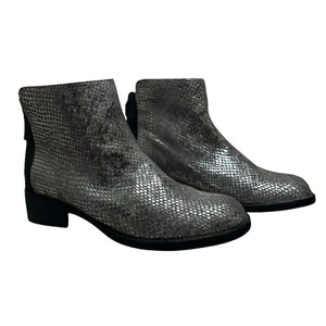 Gentle Souls Pod Pie Boot By Kenneth Cole Womens 9.5 Silver Metallic Snake - Picture 1 of 8