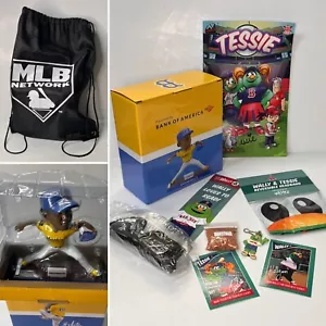 Red Sox Geschenktüte (Schmutz aus Fenway Park, Brayan Bello Wackelkopf und mehr!) - Bild 1 von 13