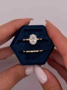 Juego de anillos de diamantes de corte ovalado de oro amarillo de 14 k cultivado en laboratorio con certificación IGI de 1,90 quilates - Imagen 1 de 13