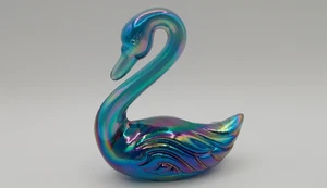 Fenton Jamestown Blue Iridescent Swan Figurine.  Personally Signed Lynn Fenton - Picture 1 of 4