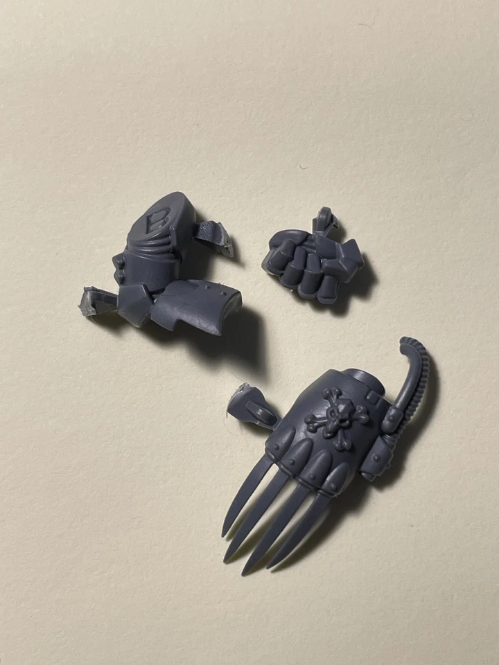 NEW Space Marine Space Wolves BLOOD CLAW Lighting Claw  - Bits 40K - Image 1 of 1