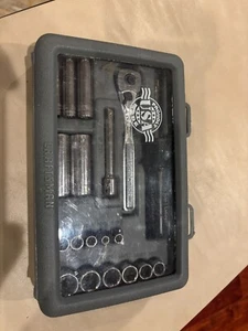 Craftsman USA 1/4" Drive Ratchet & Socket Set, 19pc Metric 6-Point +Case 34801 - Picture 1 of 8