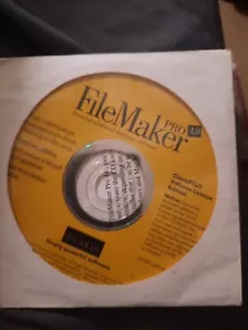 Claris FileMaker 4.0 Pro 1997 MAC Or PC CD Software - Picture 1 of 2