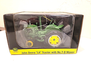 John Deere "LA" Tractor With No. 7-D Sickle Mower By SpecCast 1/16 Scale