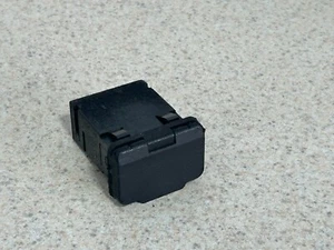 2007 2013 JEEP DODGE CHRYSLER CONSOLE INVERTER POWER OUTLET 115 AC OEM - Picture 1 of 4