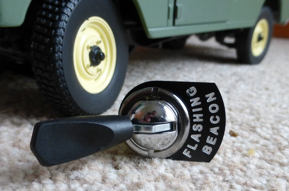 Land Rover Series 2 2a 3 Genuine Lucas Toggle Switch Flashing Beacon Light Tab - Image 1 of 1