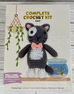 NUEVO Kit Crochet Gato Gris y Blanco Nivel Intermedio 7.25" x 4.5" x 3" - Imagen 1 de 5