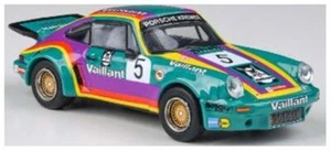 Paragon 1/64 Porsche 911 3.0 RSR 'Vaillant' con ruedas grabadas con foto 1974 (High Qu - Imagen 1 de 4