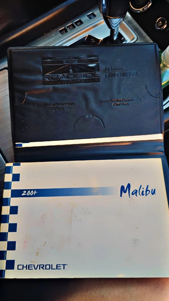 Chevrolet Malibu 2004 auto manual del propietario manual con estuche Foto 1 de 1