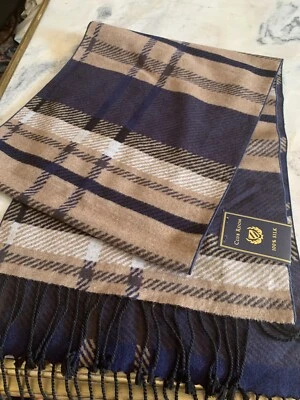 NUEVA BUFANDA CLUB ROOM CON ETIQUETA AZUL MARINO/MARRÓN A CUADROS $75 Foto 1 de 4