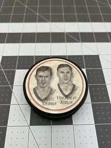 Detroit Red Wings Puck 1997 Burger King Steve Yzerman & Vyacheslav Kozlov - Picture 1 of 3