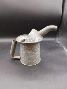 Vtg Galvanized Metal Oil Can Pitcher One Quart Spout NYC-PA Q-10 Service Station - Picture 1 of 2