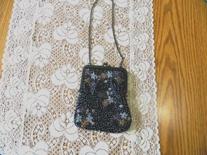 Mini 5 1/2" Beaded Black Purse with Chain Strap - VGUC - Foto 1 di 7