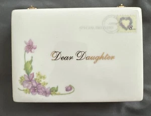 Joyero de música de porcelana Ardleigh Elliot "Querida hija" 2005 - Imagen 1 de 5