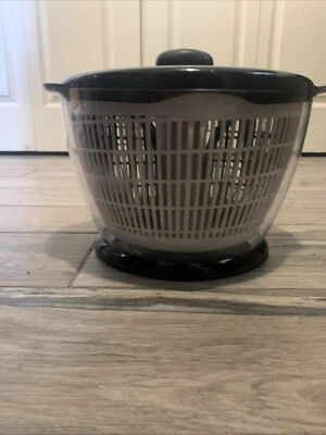 Giratório de salada e frutas KitchenAid preto e branco ótimo estado! Frete rápido! - Imagem 1 de 4