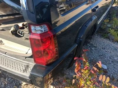 Luz trasera lateral derecha para pasajero Jeep Commander 2006-2010 OEM P94E5 Foto 1 de 3