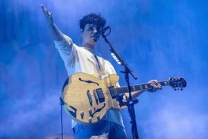 2 GA/Floor Tickets: Vampire Weekend 9/17 at The Wellmont Theatre, Montclair, NJ - Picture 1 of 1