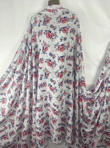 Sale Soft Woven L/Weight Viscose Floral Roses Print Dress/Craft Fabric*FREE P&P* - Picture 1 of 9