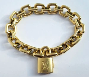 Louis Vuitton 18k Gold Bracelet Square Link Padlock Charm LV - Picture 1 of 13