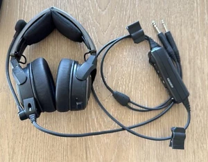 Bose A20 Aviation Headset with Bluetooth and Dual Plug Cable - Picture 1 of 6