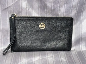 Michael Kors Fulton Black Large Zip Clutch Wristlet - Picture 1 of 8