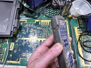 Panasonic Q GameCube SL-GC10-SIN PROBAR-MARCAS DE COMBUSTIÓN-CONTROL REMOTO EXACTO-PIEZAS - Imagen 1 de 20