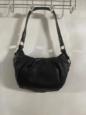 Bolso Crescent Simple Vera Wang Cuero Negro Usado, Herrajes Dorados Foto 1 de 4