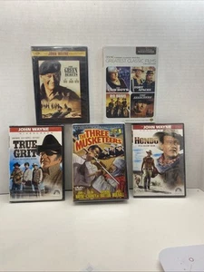 John Wayne 6 DVD Collection With 7 Movies And Vol 1 & 2 Of The Three Musketeers - Foto 1 di 20