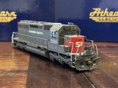 HO Athearn Southern Pacific ATH86830 SD40R #7310 "Stencil Lettering" DCC & Sound - Image 1 of 4