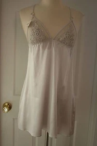 ANTHROPOLOGIE SETA RICAMATA CHEMIS TAGLIA M AVORIO $309 - Foto 1 di 6