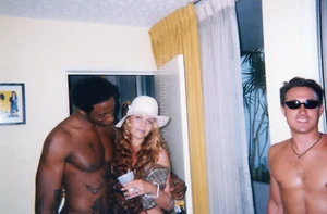 WIE SIE ROLLTEN Farb FUNDFOTOGRAFIE Schnappschuss VINTAGE 54 LA 91 W - Bild 1 von 1