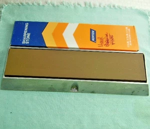 Norton IM9 Sharpening Stone 11.5 long Fine Grit with Aluminum Cradle Box - Picture 1 of 13