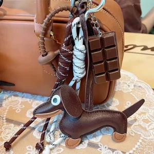 Llavero con dije para bolso Dachshund | Colgante de cuero para perro salchicha | Adorno para cartera - Imagen 1 de 30