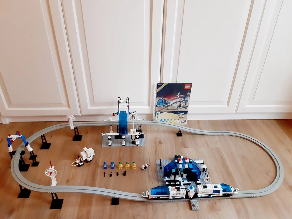 LEGO Classic Space 6990 Futuron Monorail Transport System mit OBA Weltraum - Bild 1 von 4